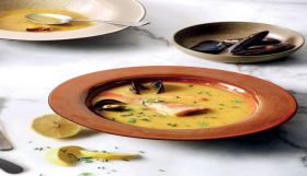 Η συνταγή της ημέρας, Πέμπτη 6 Νοεμβρίου 2025: ''Ψαρόσουπα με βραστόψαρα, μύδια και μαραθόριζα''