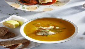 Η συνταγή της ημέρας, Κυριακή 1 Μαρτίου 2026: ''Ψαρόσουπα με λαχανικά και κρόκο Κοζάνης''
