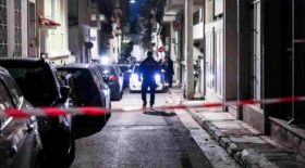 Βρέθηκαν νεκρές μάνα και κόρη στη Ζωγράφου: Τσιμεντωμένη η πόρτα του διαμερίσματος 