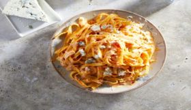 Η συνταγή της ημέρας, Πέμπτη 15 Ιανουαρίου 2026: ''Ταλιατέλες με κρέμα καπνιστής πιπεριάς Φλωρίνης''