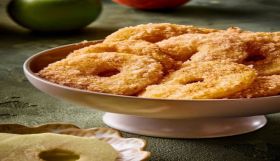 Η συνταγή της ημέρας, Κυριακή 1 Φεβρουαρίου 2026: ''Τηγανητές ροδέλες μήλου με κανελοζάχαρη''