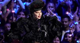 Η Lady Gaga αναδείχθηκε η απόλυτη νικήτρια των MTV VMAs 2025 με τέσσερα βραβεία