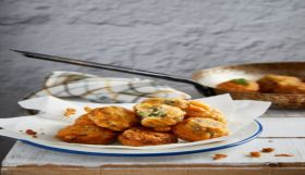 Η συνταγή της ημέρας, Τρίτη 24 Μαρτίου 2026: ''Τραγανά κεφτεδάκια μπακαλιάρου με άρωμα λεμόνι''