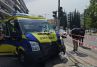 Παγκράτι: Ιδιωτικό ασθενοφόρο έπεσε σε κολώνα φωτισμού - Τρεις τραυματίες