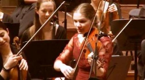 Ολλανδή βιολονίστρια παίζει ξαφνικά Τσιτσάνη σε κατάμεστη συναυλία κλασικής μουσικής στο Ρότερνταμ [βίντεο]