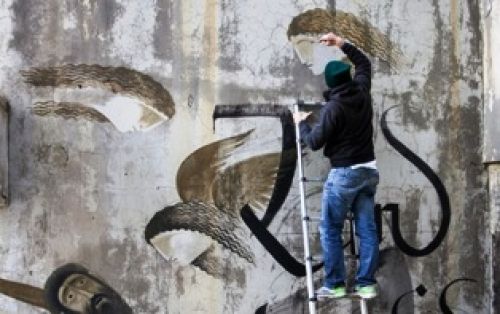 Γκράφιτι αγιογραφίες στους τοίχους της Αθήνας