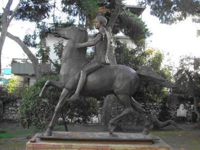 Γιορτάζουν τα γενέθλια του Μ. Αλεξάνδρου στα Σκόπια και στην Αθήνα δεν βρέθηκε ακόμη χώρος για το άγαλμά του !