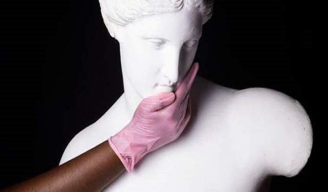 Σε διεθνή φωτογραφικό διαγωνισμό για τη “μάχη” κατά του καρκίνου του μαστού η Νατάσα Παζαΐτη