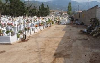 Ζημιές στο νεκροταφείο Βύρωνα από την κακοκαιρία