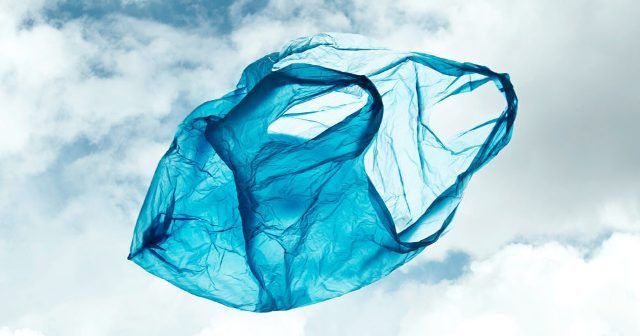 Πανευρωπαϊκή αρνητική πρωτιά στη χρήση πλαστικής σακούλας