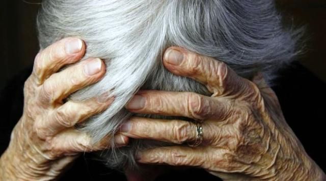 Ληστής βασάνισε 94χρονη με κινητικά προβλήματα στην Άνω Γλυφάδα