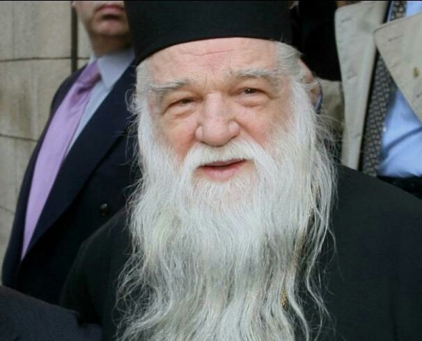 Αθλιότητες Αμβρόσιου την ώρα που η Ελλάδα θρηνεί νεκρούς: «Θεία δίκη η πυρκαγιά για έναν άθεο πρωθυπουργό»