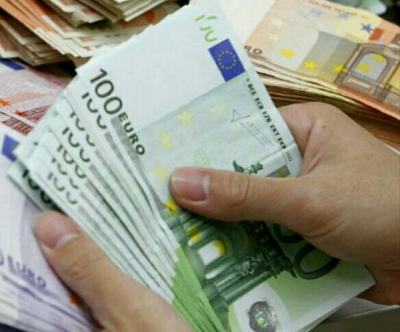 Παρίστανε τον τραπεζικό και άρπαξε 200.000 ευρώ από ηλικιωμένη στο Παλαιό Φάληρο