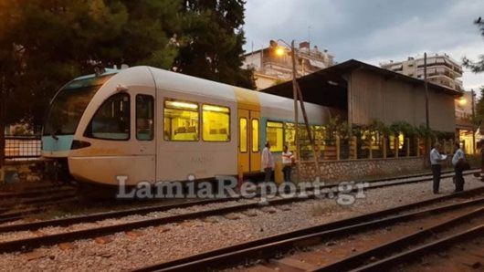 Τραίνο με 285 επιβάτες εκτροχιάστηκε κοντά στην Λαμία λόγω βράχων, χθες το βράδυ.
