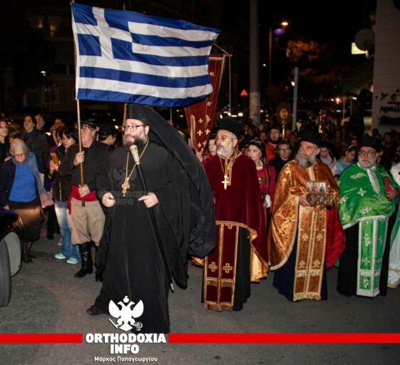 Με ελληνικό χρώμα η λιτανεία για τον Άγιο Νεκτάριο στην Ηλιούπολη (φωτογραφίες)