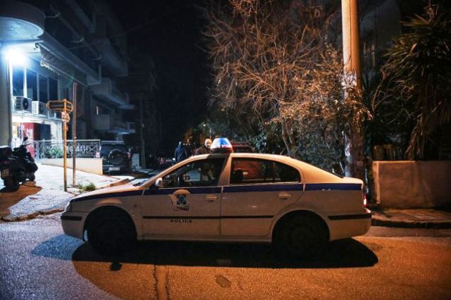 Αγ. Δημήτριος: Ανδρες της ΕΚΑΜ αφόπλισαν τον 60χρονο που είχε ταμπουρωθεί σπίτι του