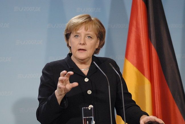 Λαϊκή Ενότητα: ''Ανεπιθύμητη'' η Merkel. Συγκέντρωση και πορεία Πέμπτη (10/1), Προπύλαια (6μ.μ.)