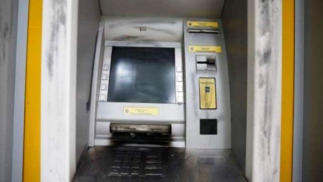 Άγνωστοι ανατίναξαν ATM στη Βάρη