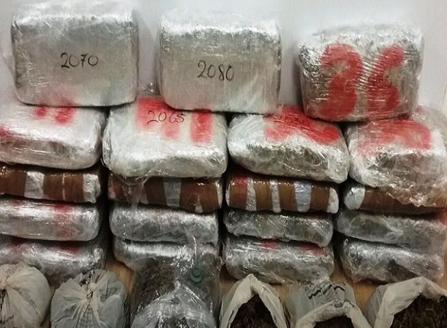 Συλλήψεις τριών ατόμων στην Καλλιθέα με 45 κιλά ναρκωτικά
