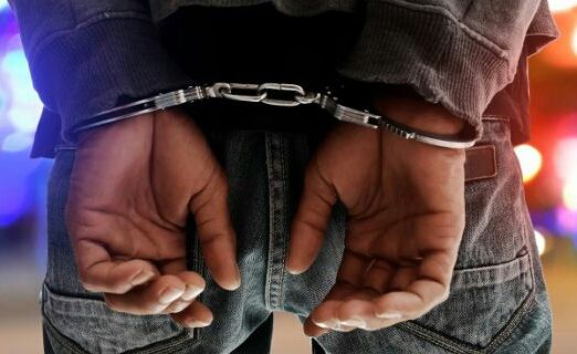 Συνελήφθησαν ένας δραπέτης κι ένας φυγόποινος για ένοπλες ληστείες σε Ηλιούπολη, Αργυρούπολη, Παλ.Φάληρο, Βύρωνα.