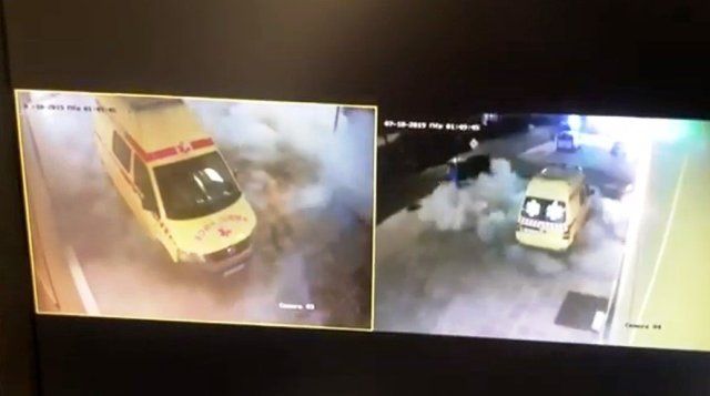 Καρέ – καρέ η έκρηξη βόμβας σε ασθενοφόρο στο Αιγάλεω (video)