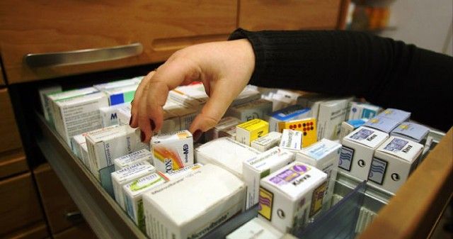 Προχωράει η κατʼ οίκον διανομή φαρμάκων σε καρκινοπαθείς - Τι περιλαμβάνει το διυπουργικό νομοσχέδιο