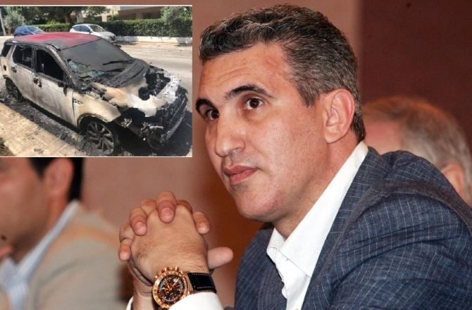 Άγνωστοι έκαψαν το αυτοκίνητο του Δημήτρη Δρόσου στη Γλυφάδα