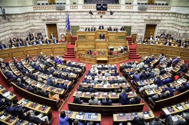 Στη Βουλή το διυπουργικό νομοσχέδιο - σκούπα: Όλες οι αλλαγές σε Αυτοδιοίκηση, Παιδεία, 120 δόσεις και Δημόσιο