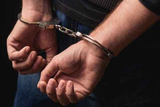 Συνελήφθησαν δύο ημεδαποί για απάτες κατʼ εξακολούθηση