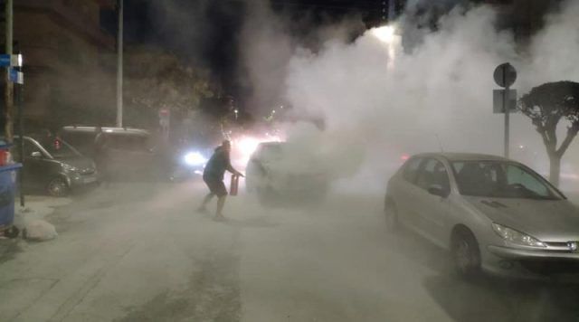 Αργυρούπολη: ''Πυρκαγιά σε ΙΧ  εκδηλώθηκε το βράδυ της Δευτέρας''.