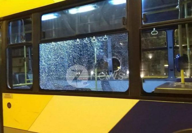 Επίθεση  από  μεθυσμένο χθες  το βράδυ  στο λεωφορείο 550 -  Τραυματίστηκαν δύο επιβάτες!