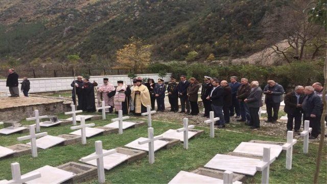Συγκίνηση στην ταφή οστών 193 Ελλήνων πεσόντων στο έπος του ʼ40 (Φωτο)