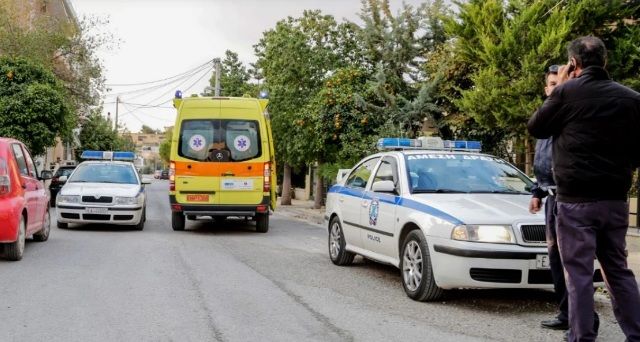 Άγρια συμπλοκή νεαρών σε Βάρκιζα και Αργυρούπολη - Επιτέθηκαν σε λεωφορείο και αστυνομικούς - 2 τραυματίες