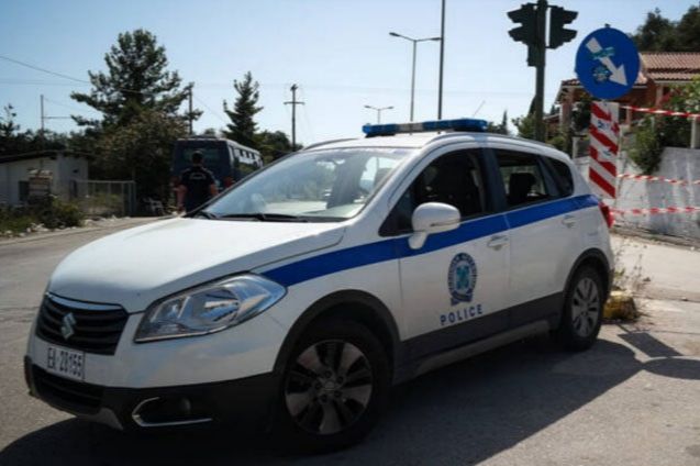 Συναγερμός στην αστυνομία: Εντοπίστηκε χειροβομβίδα σε πλυντήριο αυτοκινήτων στο Κερατσίνι. 