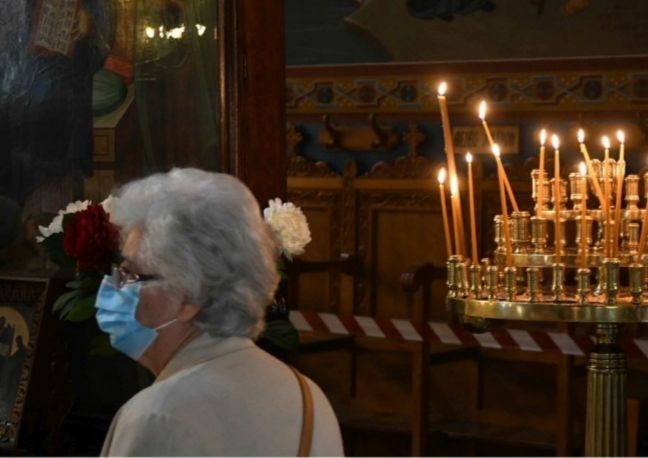 Με μάσκα υποχρεωτικά στην εκκλησία - Εξαιρούνται οι ιερείς