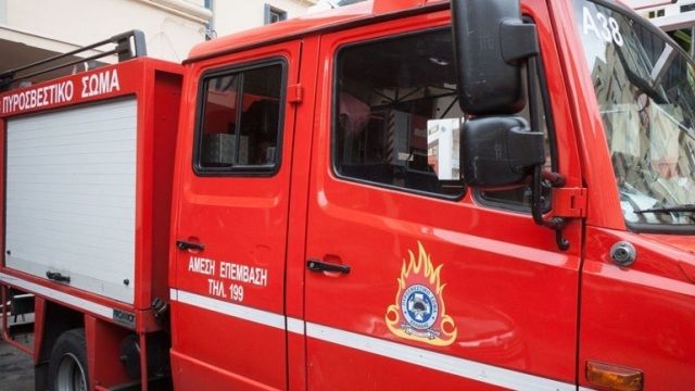 Λεωφορείο με 29 επιβάτες πήρε φωτιά στην εθνική οδό Αθηνών-Λαμίας