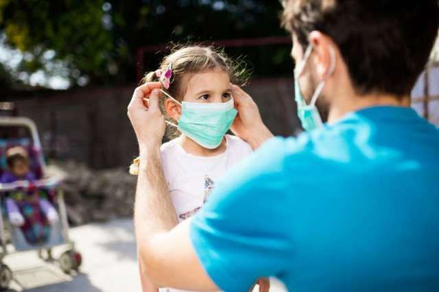 Πέτσας: Κυρώσεις στους γονείς μαθητών που δεν φορούν μάσκα