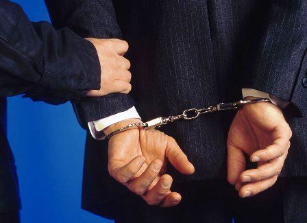 Συνελήφθη στη Γλυφάδα,  41χρονος  για απάτες και πλαστογραφίες