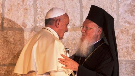 Ο Οικουμενικός Πατριάρχης Βαρθολομαίος και ο Πάπας Φραγκίσκος στην Λέσβο
