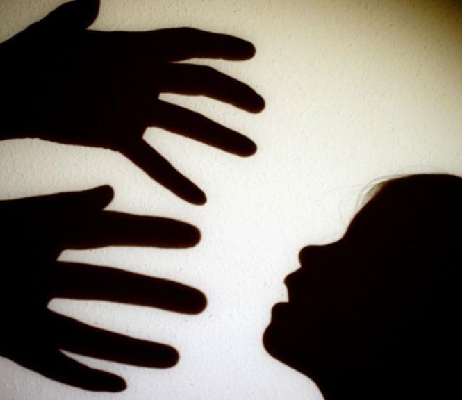 Ελεύθερος ο βιαστής παιδιών ''με το λευκό βαν'' - Κυκλοφορεί στη Λαυρεωτική