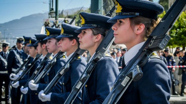 ΣτΕ: Αντισυνταγματικό το ελάχιστο ανάστημα 1.70μ για άνδρες - γυναίκες στις Σχολές Αστυνομίας