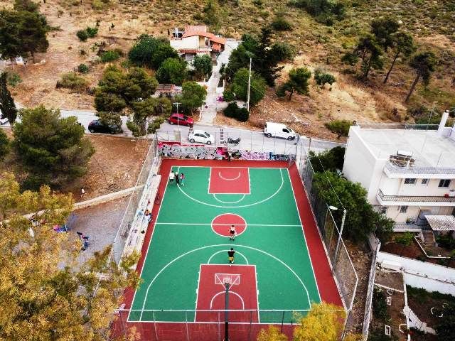 Δήμος Ηλιούπολης: Aνακατασκευάστηκε το γήπεδο μπάσκετ επί της οδού Νεύτωνος και Ιερού Λόχου - Παραδόθηκε προς χρήση