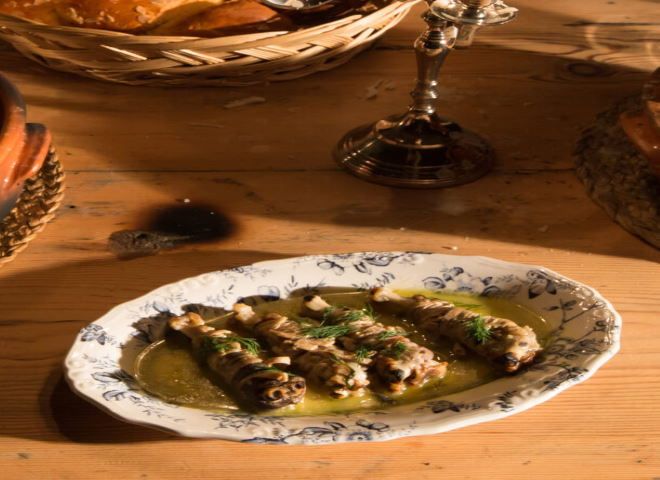H συνταγή της ημέρας: ''Γαρδουμάκια Κρήτης και τσουδιστά ποδαράκια αυγολέμονο''
