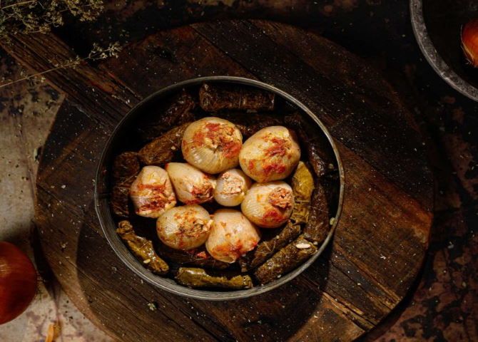Η συνταγή της ημέρας: ''Κουπέπια και κρεμμύδια γεμιστά με κιμά και ντομάτα, από την Κύπρο''