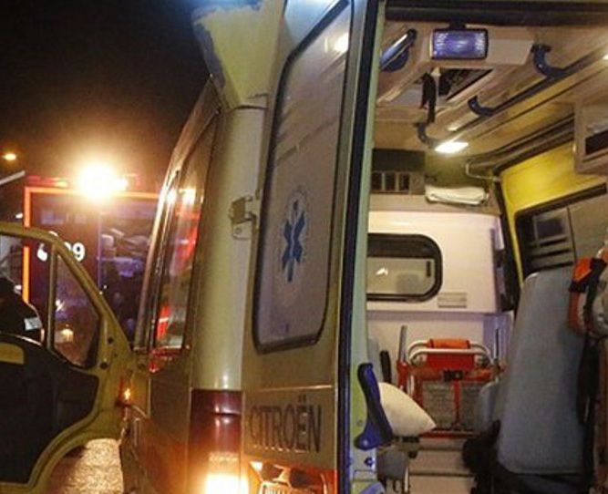 Σοβαρό τροχαίο ατύχημα με τραυματία στην Ηλιούπολη σε έργα της ΕΥΔΑΠ