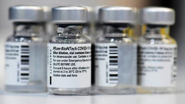 Pfizer: Η άλλη πλευρά της πανδημίας - Στα 26 δισ. δολάρια τα κέρδη από τα εμβόλια το 2021