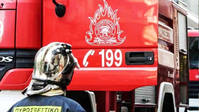 Φωτιά σε διαμέρισμα στον Βύρωνα - Τραυματίστηκε μία γυναίκα