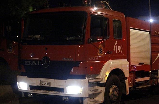 Πυρκαγιά σε 5 αυτοκίνητα στην Αργυρούπολη 