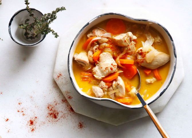 Η συνταγή της ημέρας: ''Πικάντικη κοτόσουπα με καρότα και λεμόνι''