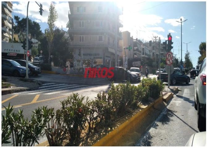 Ηλιούπολη: Νέο τροχαίο στη διασταύρωση ''καρμανιόλα'' - ΦΩΤΟ αναγνώστη στο enikos.gr